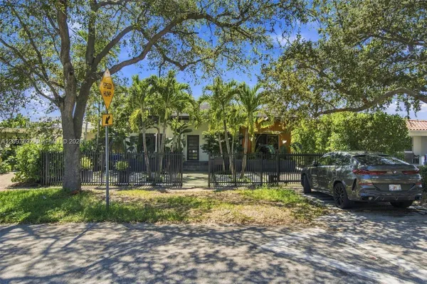 600 W 51ST ST