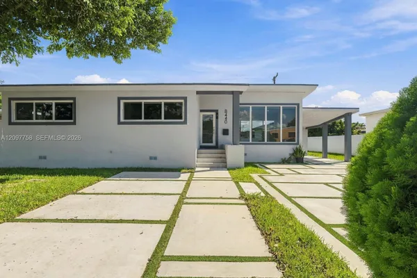 8440 SW 34TH TER