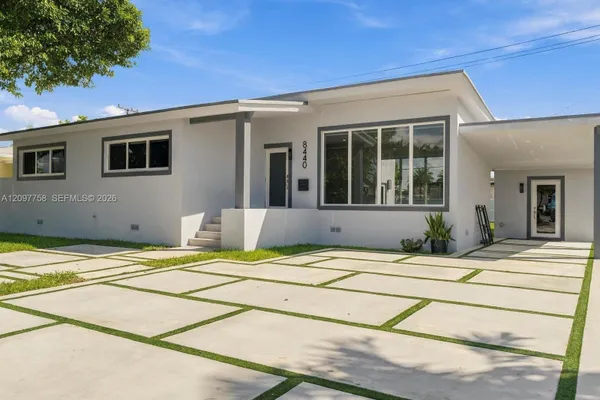 8440 SW 34TH TER