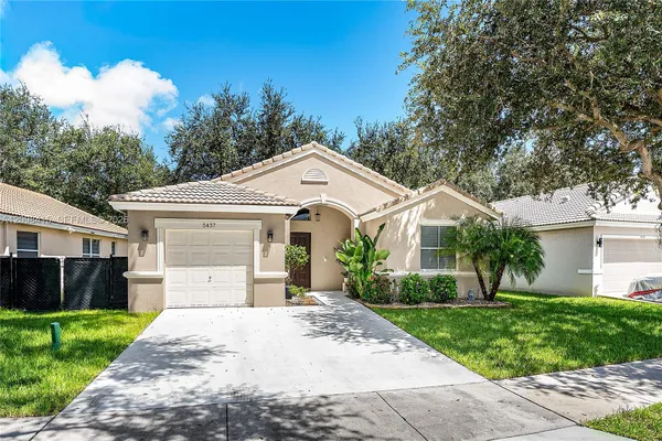 5437 NW 50TH CT