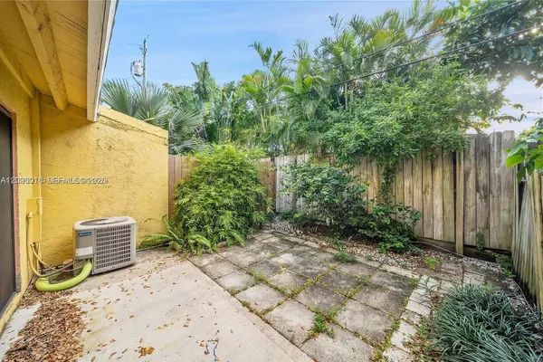 120 SE 12TH AVE