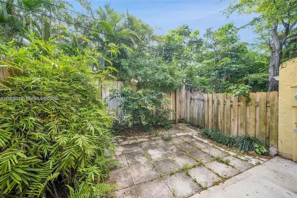120 SE 12TH AVE