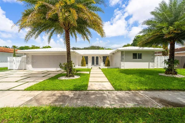 6951 MIAMI LAKEWAY