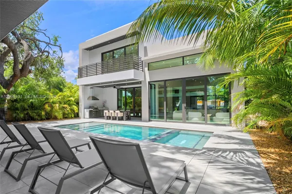 280 NW 47TH ST