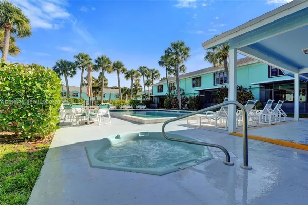 13513 INDIAN RIVER DR DR CORNER 6-01