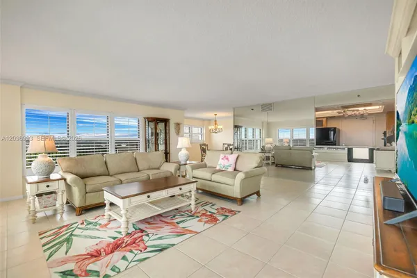 3200 PORT ROYALE DR 806