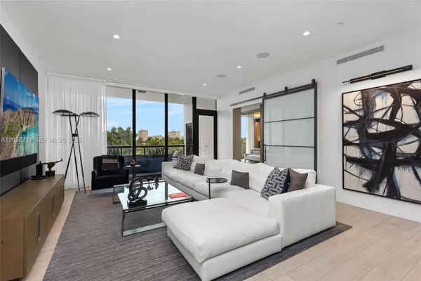 30 ISLE OF VENICE DR PH 3