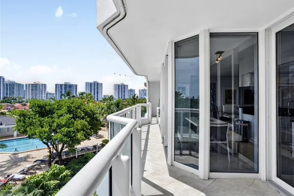 21055 YACHT CLUB DR 710