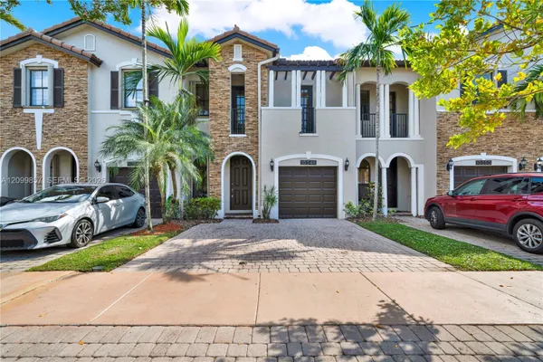 10346 NW 30TH TER 10346