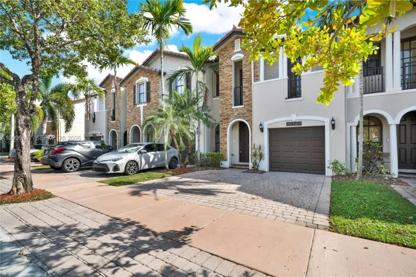 10346 NW 30TH TER 10346