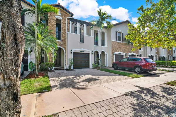 10346 NW 30TH TER 10346