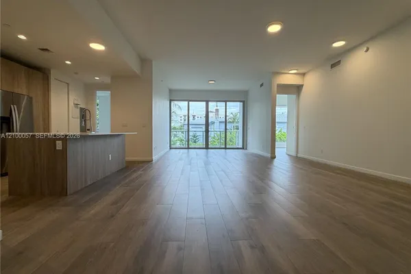 529 SW 11TH ST 203