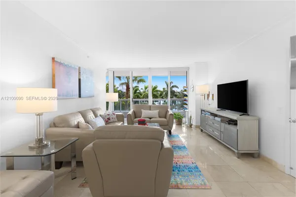 21205 YACHT CLUB DR 504