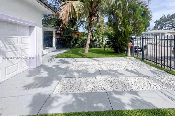 1427 NW 69TH TER
