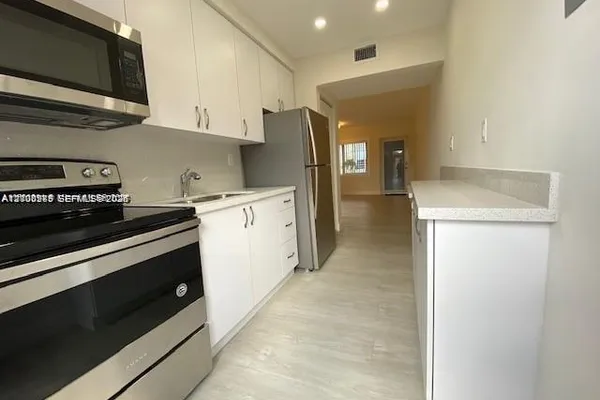 3530 SW 9TH TER 6B