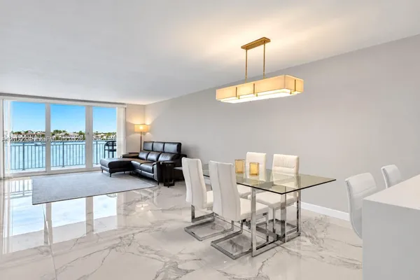 511 BAYSHORE DR 310