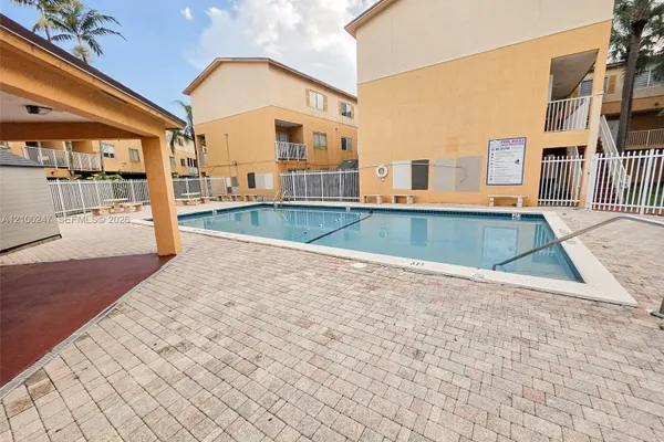 6235 KENDALE LAKES CIR 236