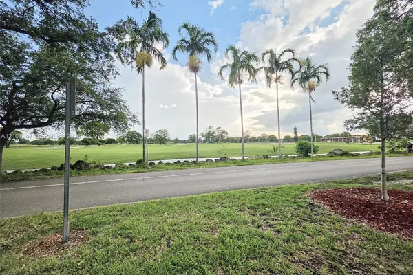 6235 KENDALE LAKES CIR 236