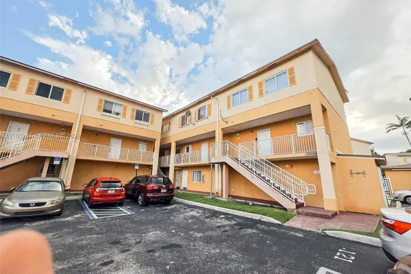 6235 KENDALE LAKES CIR 236