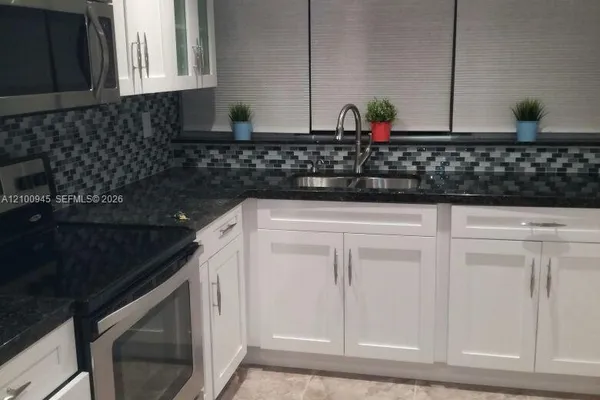 922 NE 199TH ST 4H