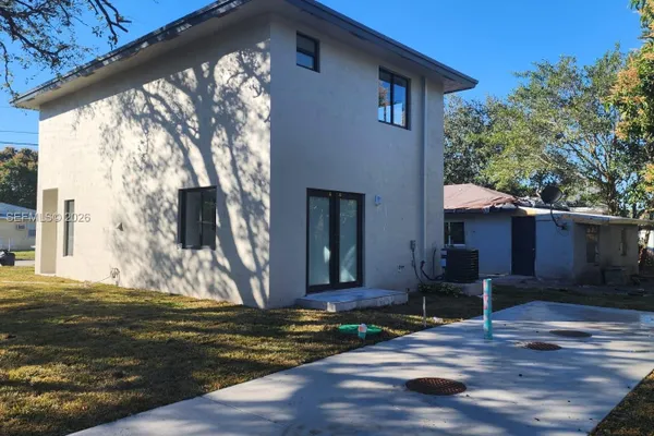 2934 NW 44TH ST