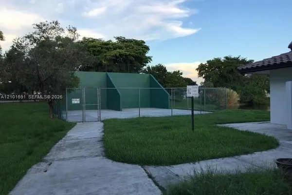 1300 SW 122 201-2