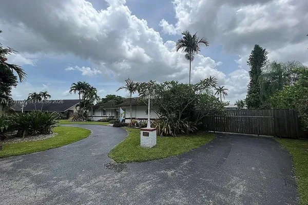 13250 N CALUSA CLUB DR
