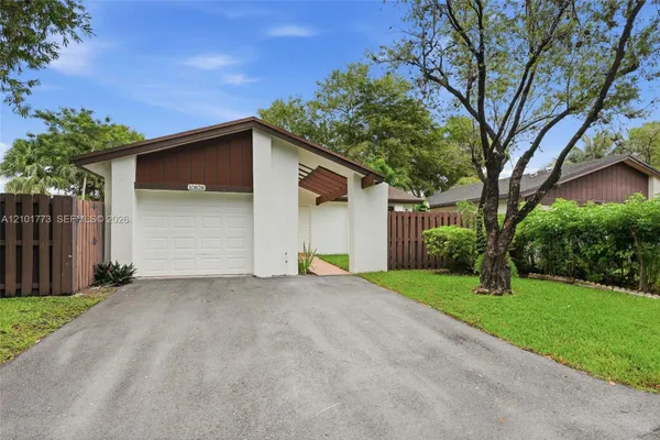 10828 SW 132ND CIR CT
