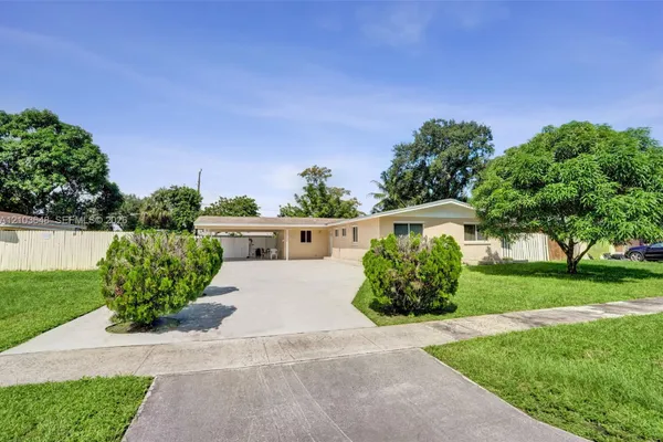 4839 NW 2ND CT