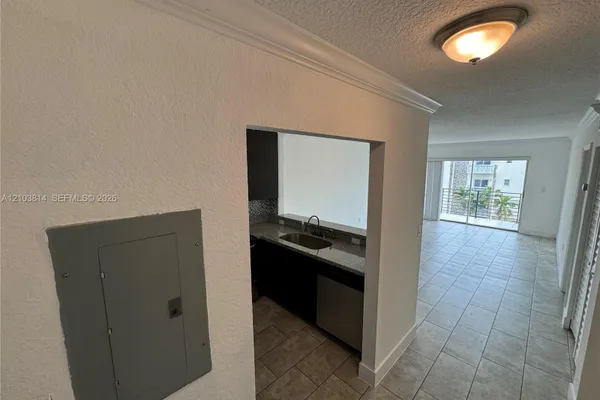 365 NE 125TH ST 401