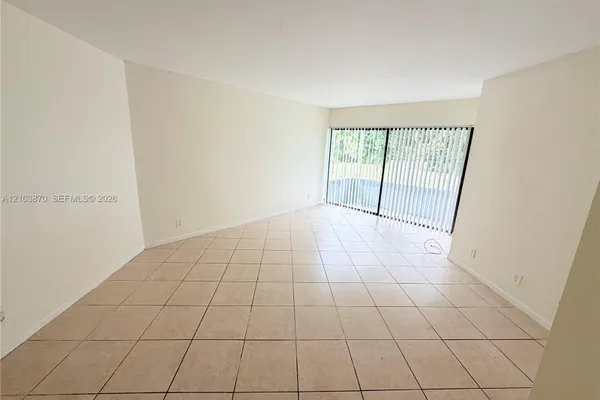 2000 N CONGRESS AVE 103