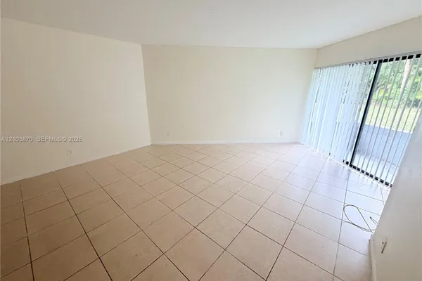 2000 N CONGRESS AVE 103
