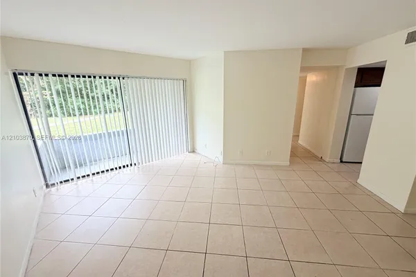 2000 N CONGRESS AVE 103