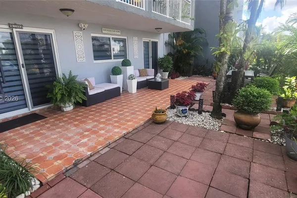 9371 FONTAINEBLEAU BLVD I108