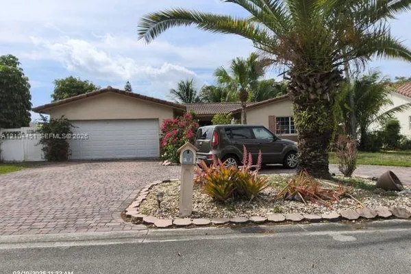 11093 GLENWOOD DR
