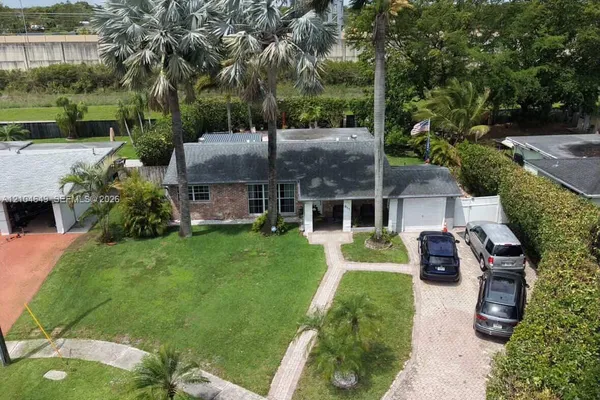 911 SW 51ST AVE