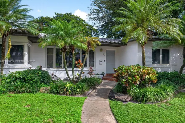 121 NW 104TH ST