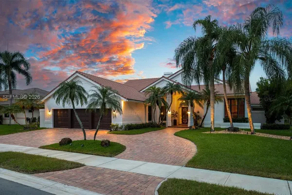 355 COCONUT CIR