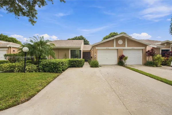 8306 SPRINGLAKE DR 8306