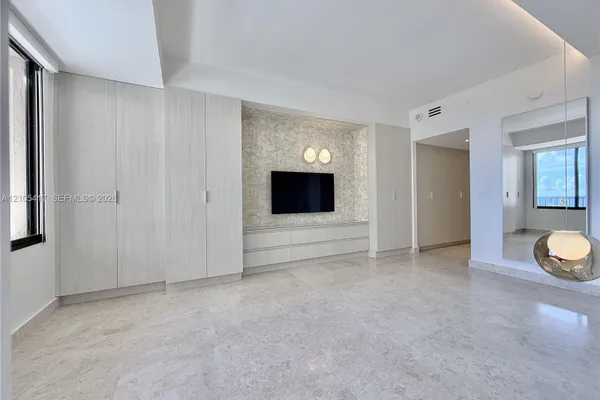 201 CRANDON BLVD 605