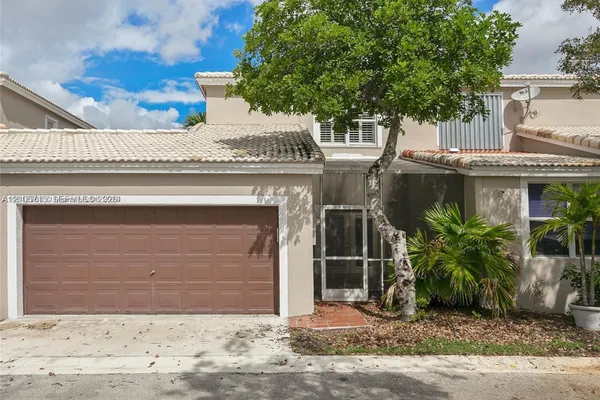 10524 NW 57TH CT