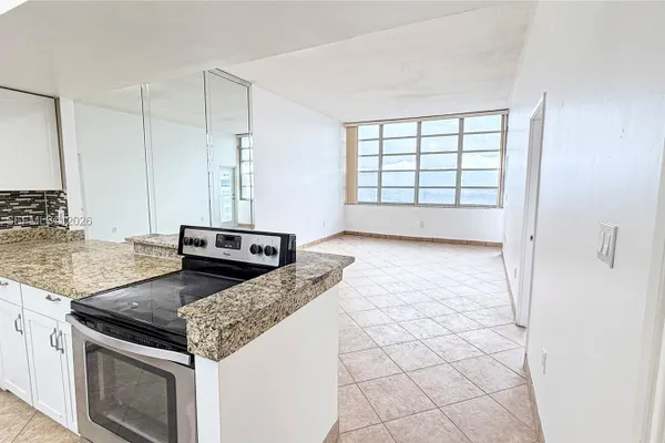 1351 NE MIAMI GARDENS DR 1701E