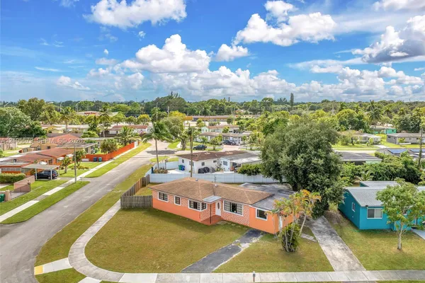 1750 NW 185TH ST