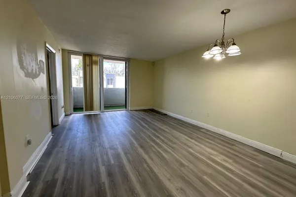 10000 NW 80 CT 2543