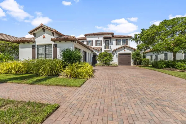 2812 NW 84TH TER