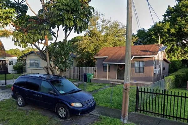 1369 NW 75TH TER