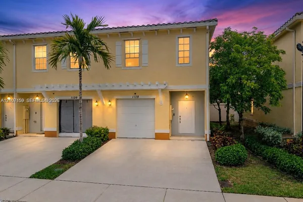 1128 NW 40TH TER