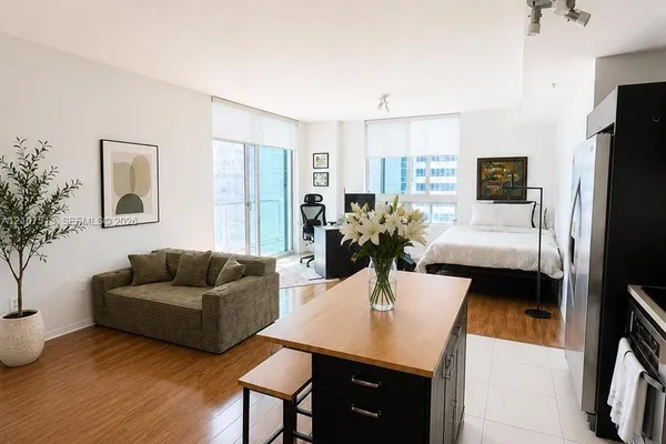 1900 N BAYSHORE DR 3005