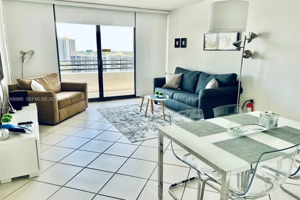3505 S OCEAN DR 1404