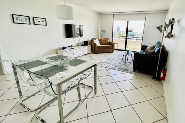 3505 S OCEAN DR 1404